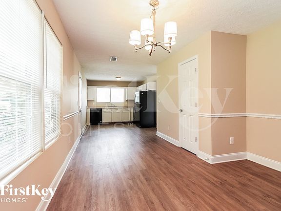 3rd image of 124 Swafford Dr