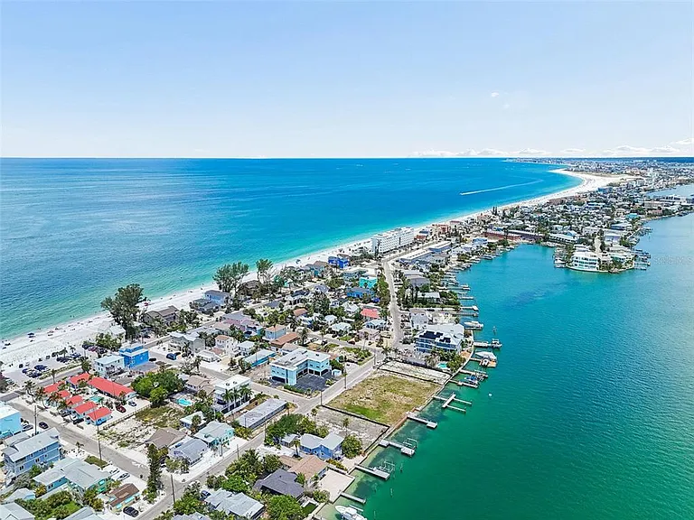 8125 Bayshore Dr — Photo 34