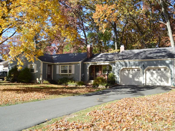 56 Robin Road, Windsor, CT 06095