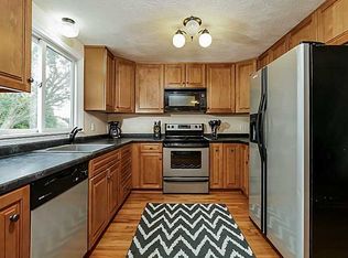 36 Willow Ave, Narragansett, RI 02882