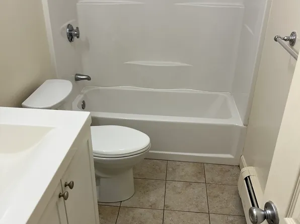 48 Lenox St APT 10, Norwood, MA 02062