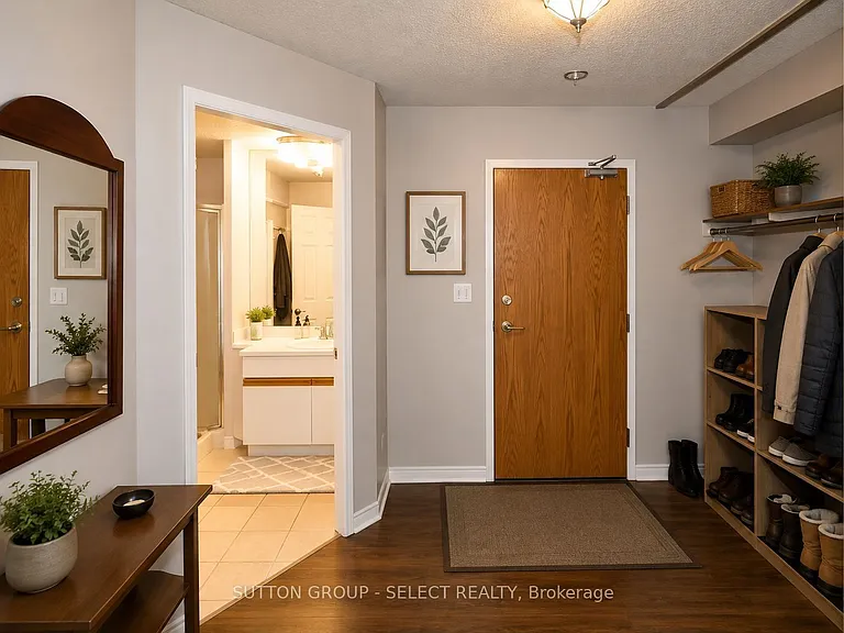 695 Richmond St #1306 — Photo 3