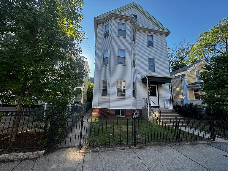 45 Roberts Rd #1 — Photo 1