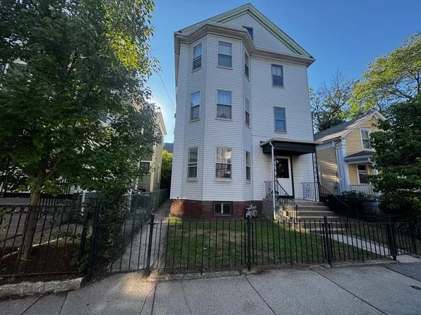 45 Roberts Rd #1, Cambridge, MA 02138