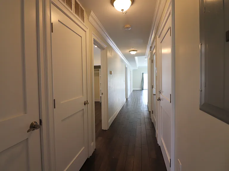 140 Minden St #2 — Photo 11