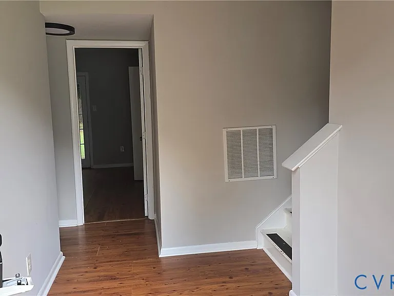 500 Marbleridge Rd — Photo 2
