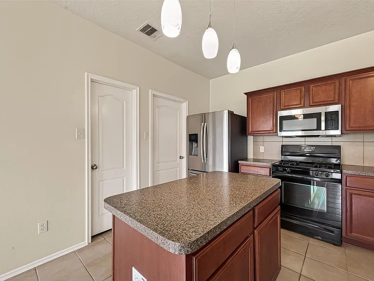 18518 Bare Meadow Ln — Photo 17