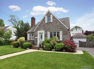 1872 Elsie Ave, Merrick, NY 11566