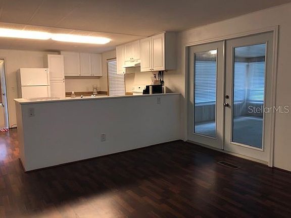 2nd image of 107 N Timber Trl