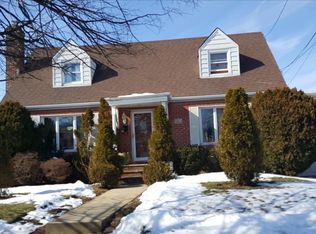 23 Bank St, Valley Stream, NY 11580