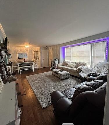 3rd image of 164 Roger White Dr
