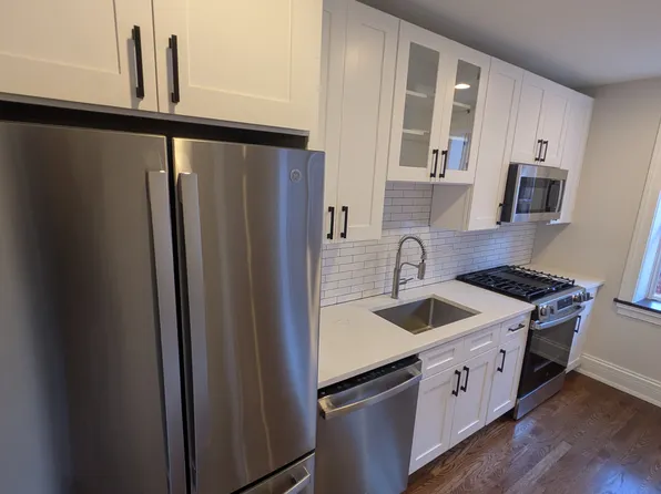 413 N Main St #34, Glen Ellyn, IL 60137