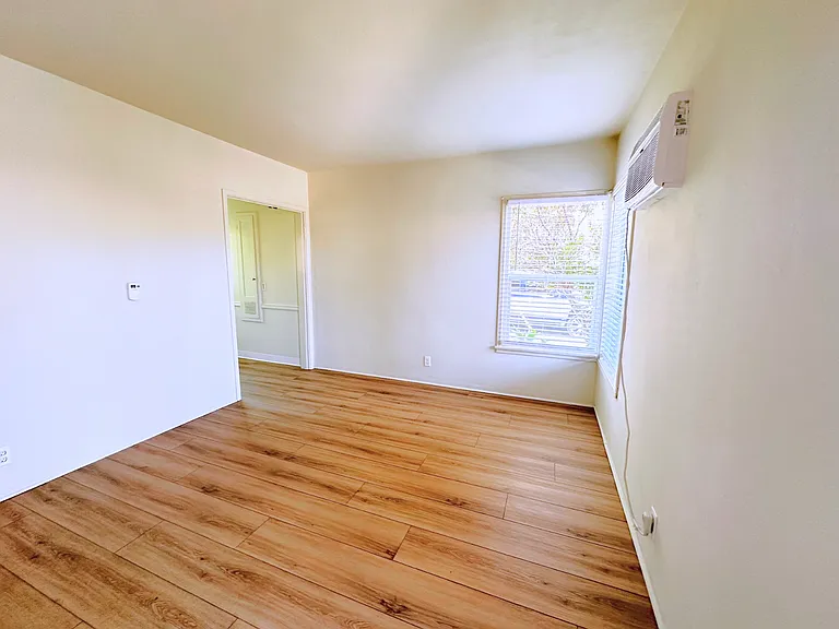 2304 Mira Vista Ave — Photo 3