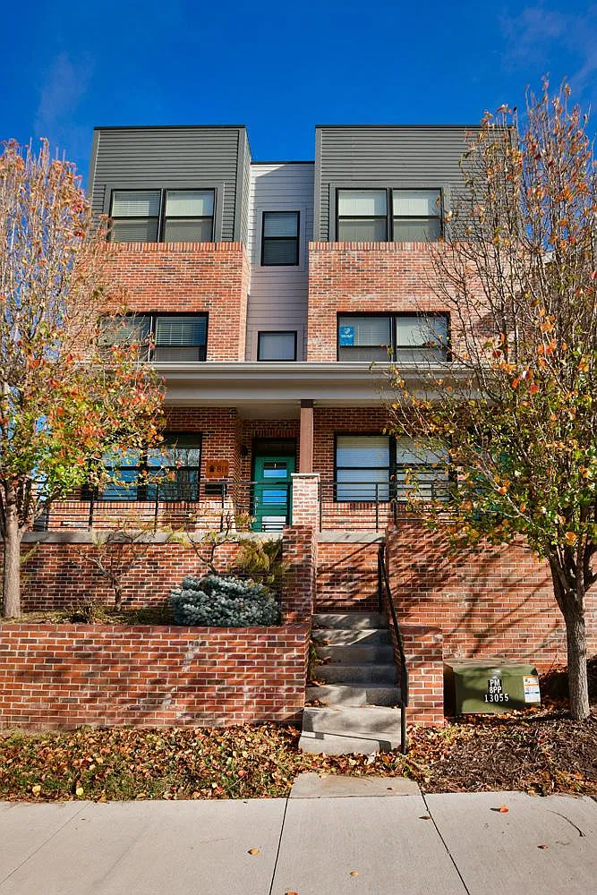2 bed, 1.5 bath, 1210 sqft, $1,845 — Photo 2