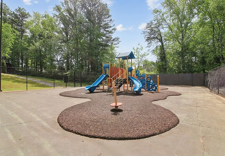 Park on Sweetwater — Photo 23