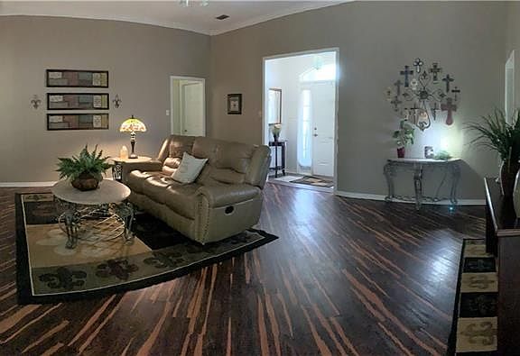 5th image of 5902 Summerville Ln