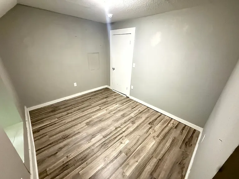 2137 N Delaware Ave — Photo 18
