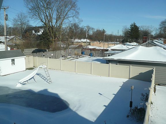 5th image of 2303 E 3rd St