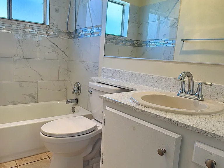 4121 Iowa St #6 — Photo 2