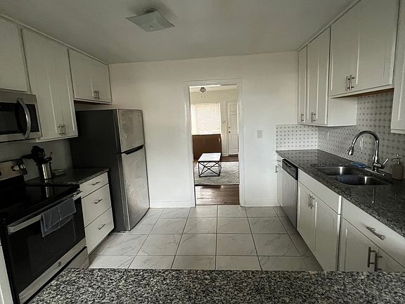 4th image of 3905 W Morrison Ave
