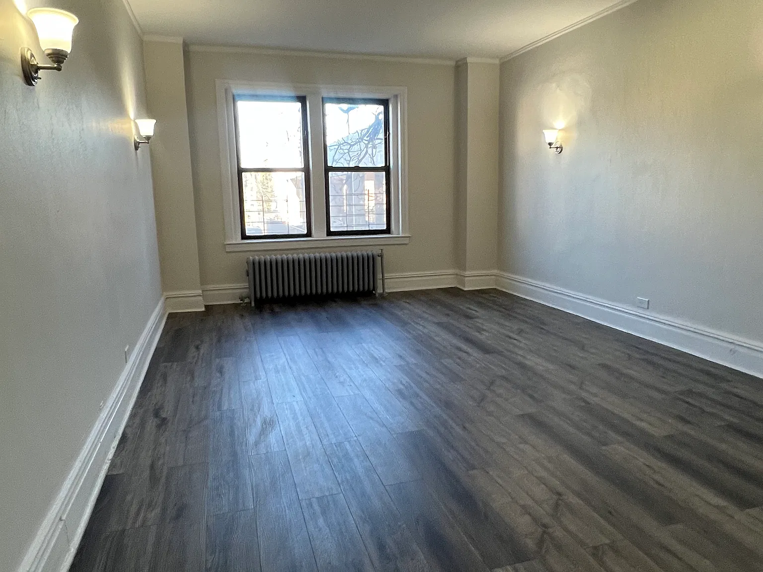 156 S Harrison St — Photo 3