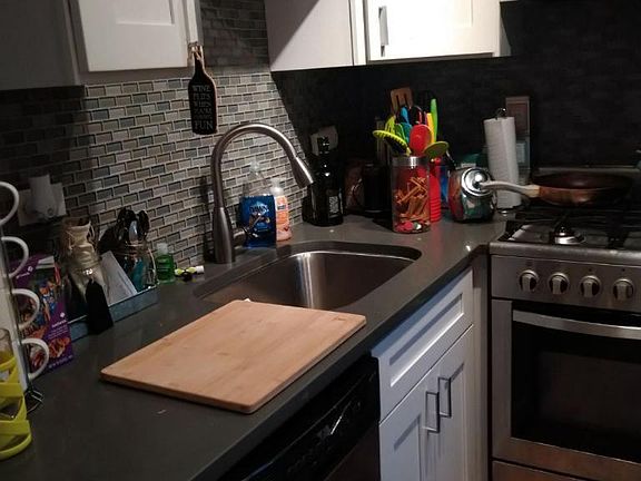 5th image of 511-27 W Belmont Ave