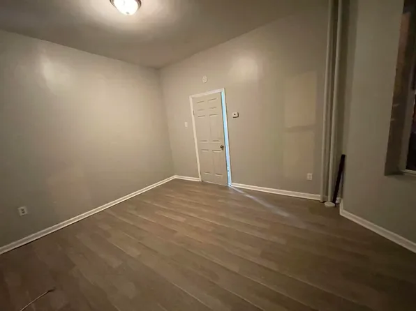 25 Bergen Avenue image 4 of 11