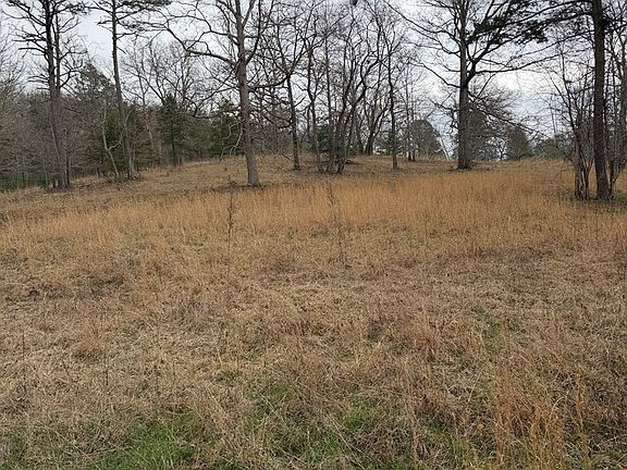 2nd image of 2-5 Country Ln