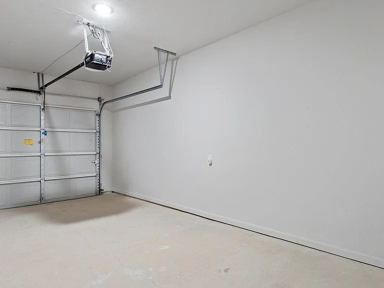 Whispering Pointe Apartments — Photo 69