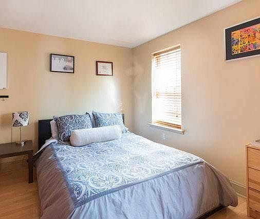 bedroom pic from previous tenant