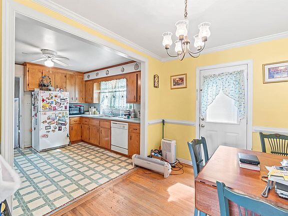 2nd image of 1105 Southbury Ave