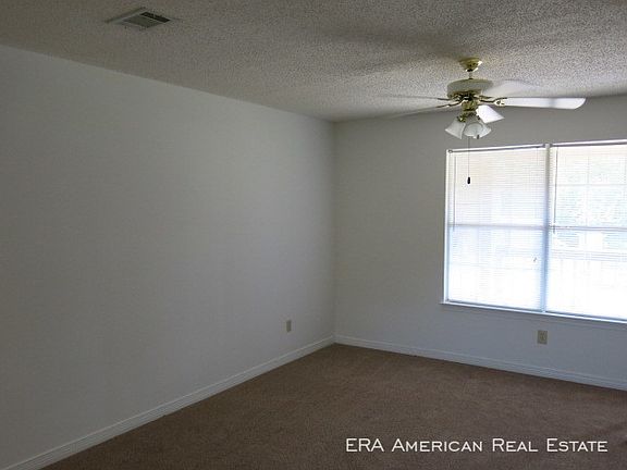 3rd image of 915 Canopy Ln APT 3