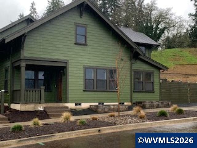 2nd image of 1702 Strong Rd SE