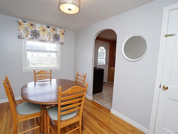 5th image of 11 Newport Ave