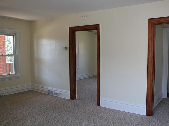 Living Room Looking to Bedroom 1
