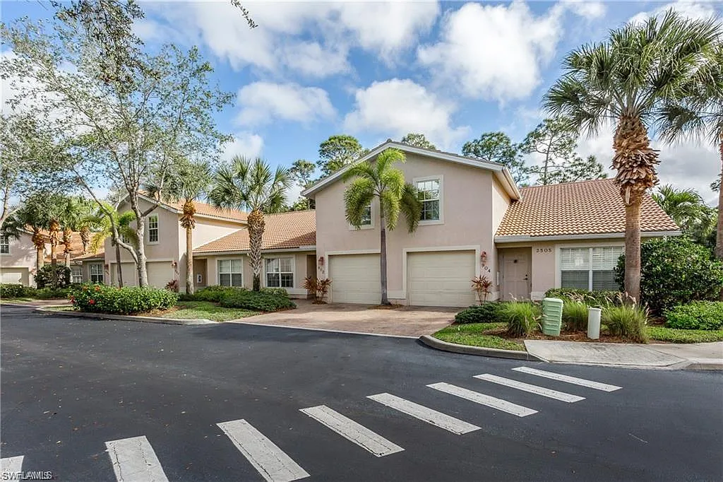 2 bed, 2.5 bath, 1407 sqft, $2,200 — Photo 1