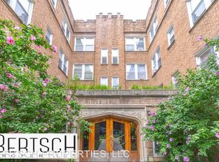 3344 W Ainslie St APT J1, Chicago, IL 60625