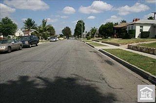 2nd image of 11642 S Wilton Pl