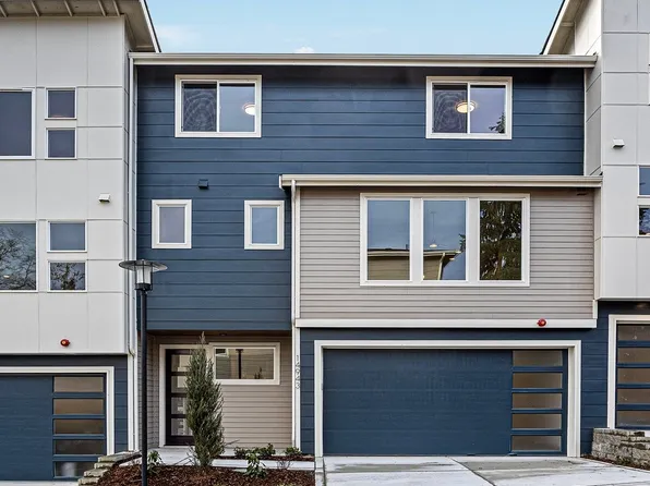 14943 7th Parkway S #7, Burien, WA 98148