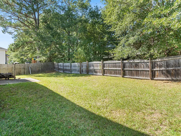 109 Summer Vale Dr — Photo 32