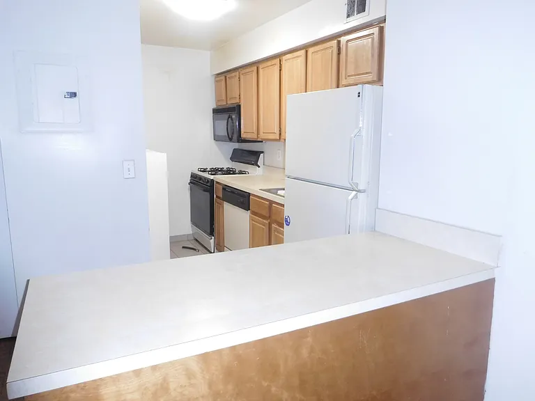 13702 Northern Blvd #5B — Photo 7