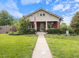 912 Adams St, Jefferson City, MO 65101