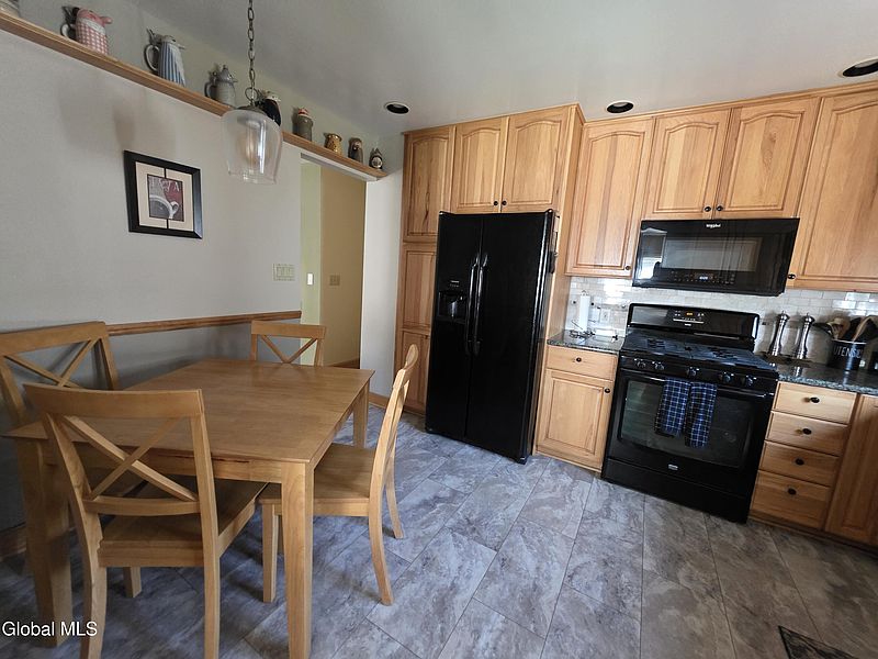 3rd image of 4323 Buckingham Drive