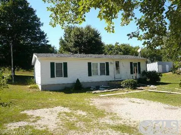 18703 230th Ave, Big Rapids, MI 49307