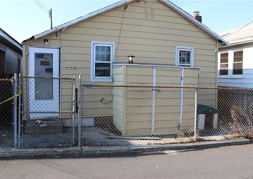 1st image of 216B Edgewater Park Park #B