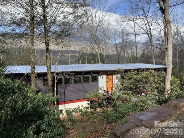 448 Mount Mitchell Dr, Burnsville, NC 28714