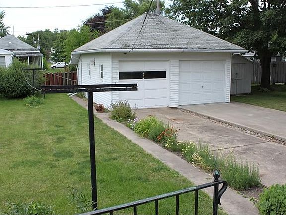 2nd image of 811 9th Ave E
