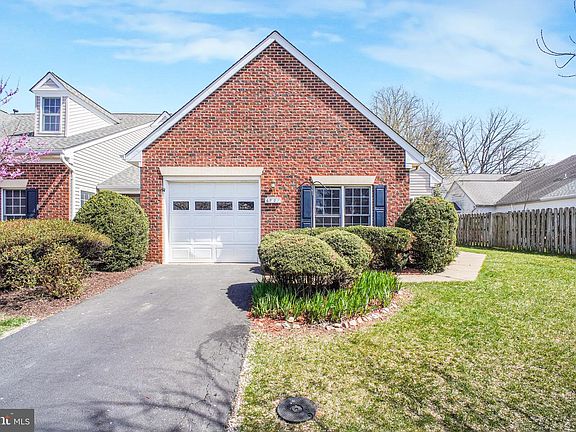 4th image of 6901 Carmel Ln