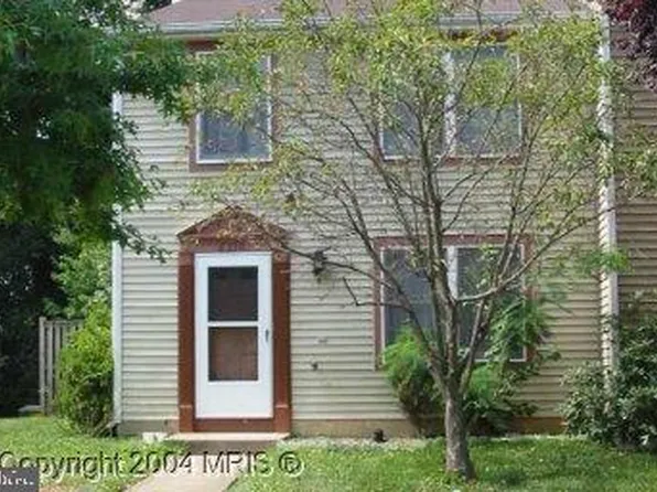 8230 Claremont Woods Dr, Alexandria, VA 22309