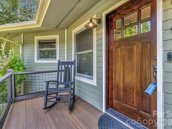 939 Morgan Hill Rd, Black Mountain, NC 28711